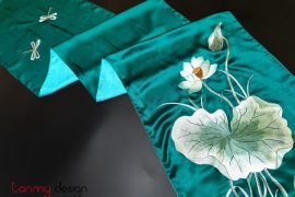 Silk scarf hand-embroidered with lotus 40*200 cm